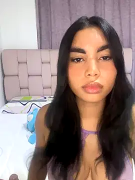 Snapshot of karolaalcendra chatting on October 2, 4:41 am karolaalcendra online show from October 2, 4:41 am