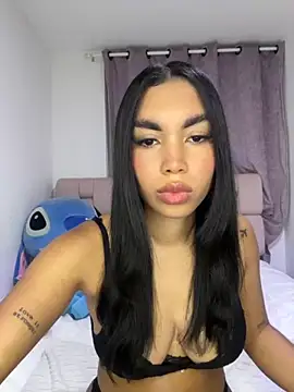 Snapshot of karolaalcendra chatting on November 18, 4:17 am karolaalcendra online show from November 18, 4:17 am