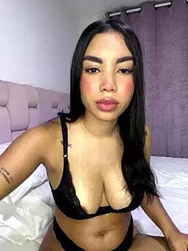 karolaalcendra online show from January 19, 2:48 am