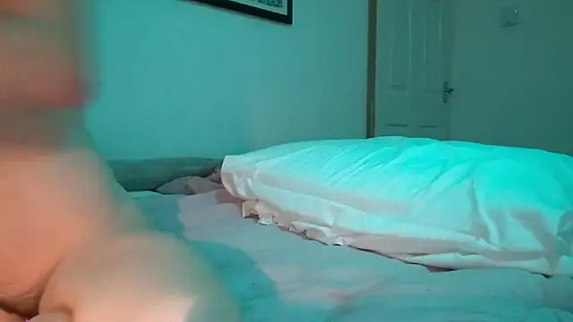 TinaBeena online show from October 14, 9:59 pm