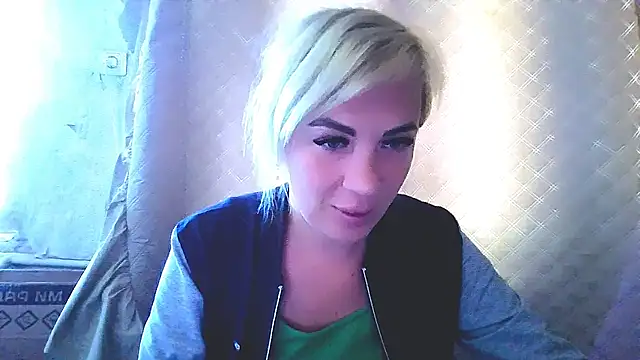 EmmaCat  online show from September 14, 9:52 am