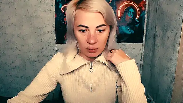 EmmaCat  online show from October 22, 5:19 am