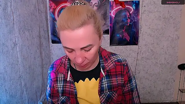 EmmaCat  online show from January 13, 5:24 am