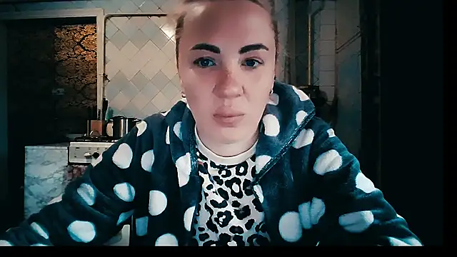 EmmaCat  online show from January 19, 6:17 am