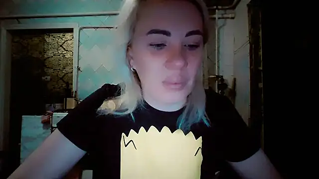 Snapshot of EmmaCat_ chatting on February 13, 5:14 am EmmaCat online show from February 13, 5:14 am