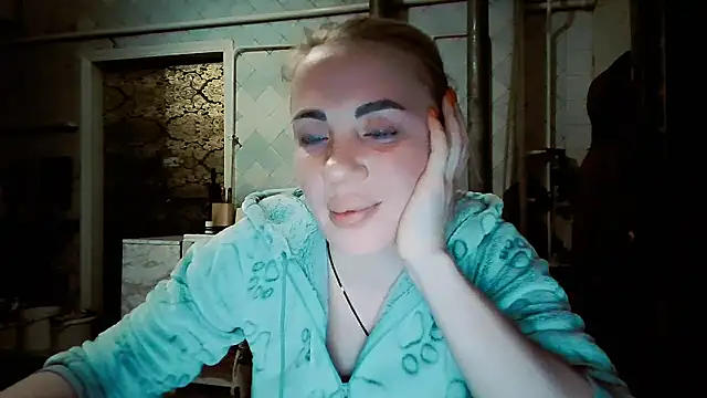Snapshot of EmmaCat_ chatting on February 13, 7:54 pm EmmaCat online show from February 13, 7:54 pm