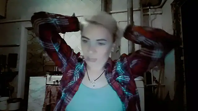 Snapshot of EmmaCat_ chatting on February 16, 6:09 am EmmaCat online show from February 16, 6:09 am