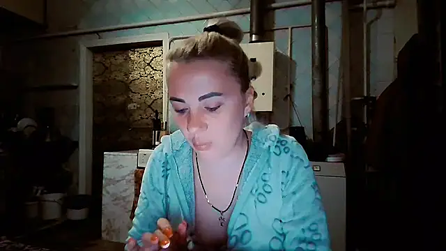 Snapshot of EmmaCat_ chatting on February 18, 6:37 pm EmmaCat online show from February 18, 6:37 pm