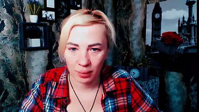 Snapshot of EmmaCat_ chatting on March 1, 5:53 am EmmaCat online show from March 1, 5:53 am