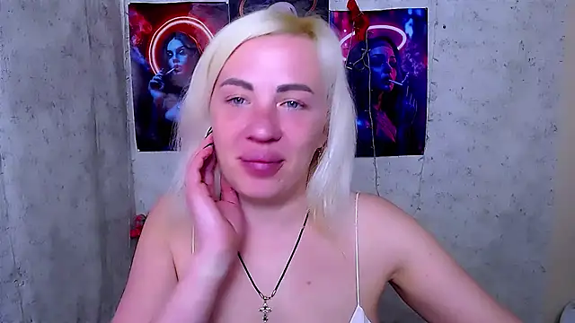 Snapshot of EmmaCat_ chatting on March 19, 9:24 am EmmaCat online show from March 19, 9:24 am