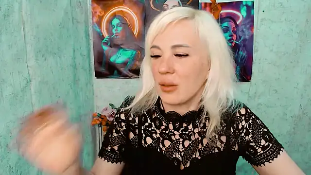 Snapshot of EmmaCat_ chatting on March 27, 6:18 pm EmmaCat online show from March 27, 6:18 pm