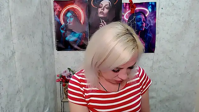 Snapshot of EmmaCat_ chatting on April 9, 6:30 am EmmaCat online show from April 9, 6:30 am