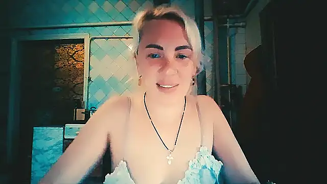 Snapshot of EmmaCat_ chatting on April 23, 11:53 am EmmaCat online show from April 23, 11:53 am