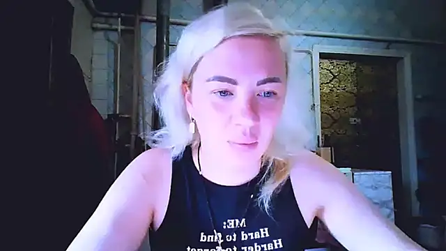 Snapshot of EmmaCat_ chatting on April 30, 3:57 am EmmaCat online show from April 30, 3:57 am