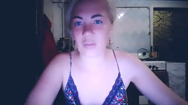 Snapshot of EmmaCat_ chatting on May 20, 6:03 pm EmmaCat online show from May 20, 6:03 pm