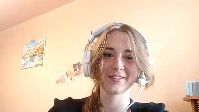 LaneMiss online show from September 15, 11:43 am