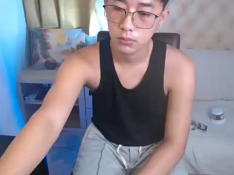 Snapshot of mr_chandy chatting on October 15, 10:37 am mr chandy online show from October 15, 10:37 am