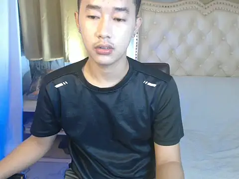 Snapshot of mr_chandy chatting on October 17, 10:29 am mr chandy online show from October 17, 10:29 am