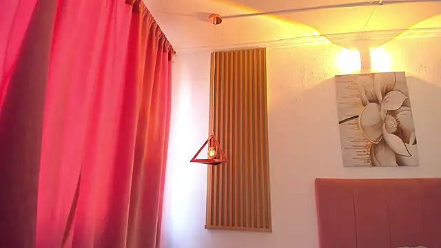 KoraRousee online show from November 2, 1:24 pm