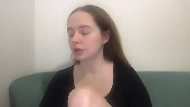 Snapshot of Miravon chatting on December 4, 6:38 pm Miravon online show from December 4, 6:38 pm