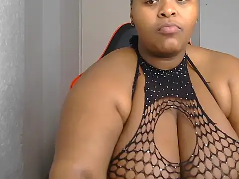 BubblyRouxyXXxx online show from September 15, 4:45 am