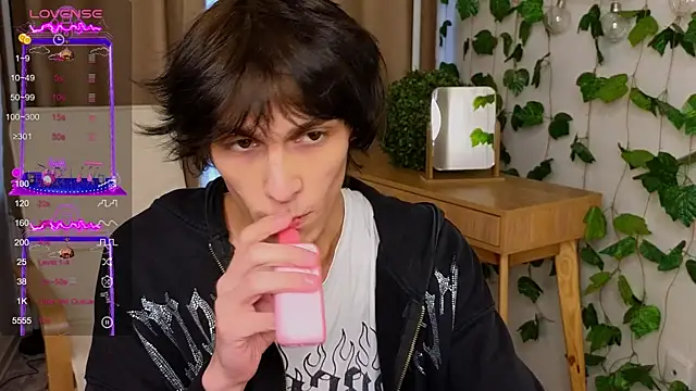 Snapshot of va1ora chatting on September 24, 12:19 pm va1ora online show from September 24, 12:19 pm