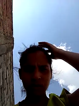 Saloni-Gupta online show from September 28, 8:09 am