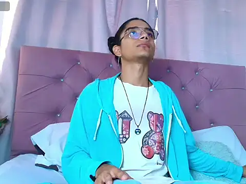 EthanBlackwoodd online show from September 23, 8:23 pm