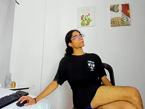 EthanBlackwoodd online show from October 7, 7:44 pm