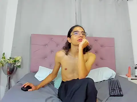 EthanBlackwoodd online show from October 11, 8:13 am