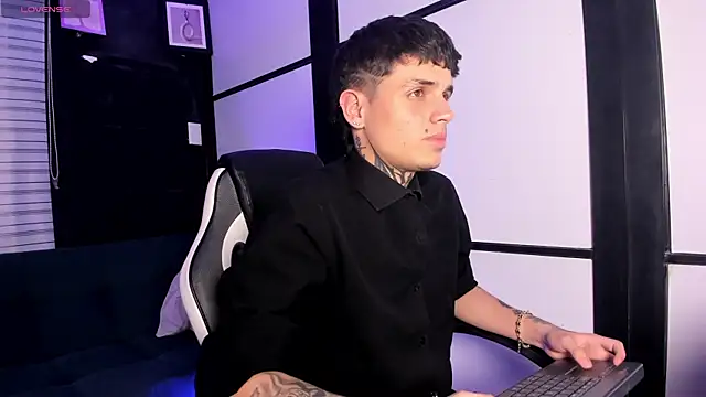 Declan-Fox online show from October 3, 8:17 pm