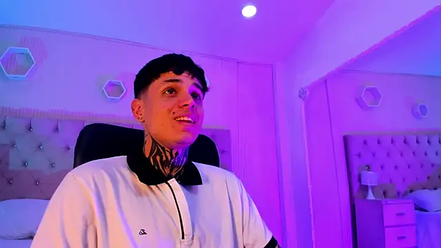 Declan-Fox online show from October 18, 4:48 am