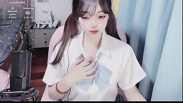Lucky Cici online show from July 25, 7:33 pm