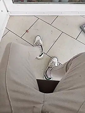 Snapshot of fullystroked chatting on October 21, 11:55 am fullystroked online show from October 21, 11:55 am