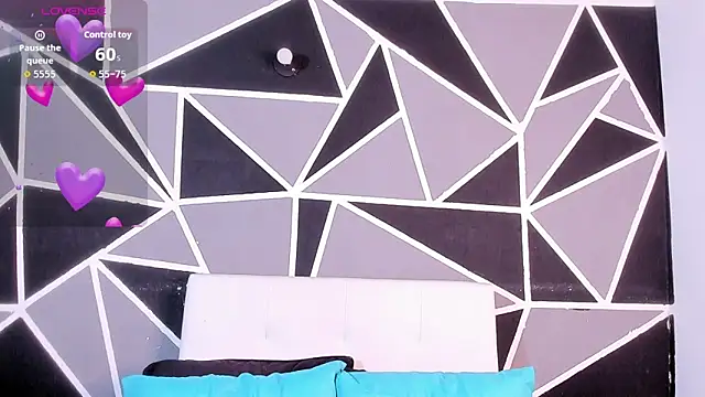 Snapshot of Victoriaa_Zans chatting on October 6, 12:52 am Victoriaa Zans online show from October 6, 12:52 am