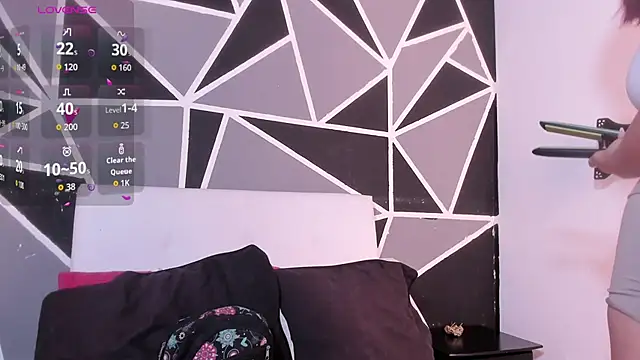 Snapshot of Victoriaa_Zans chatting on October 12, 6:34 am Victoriaa Zans online show from October 12, 6:34 am