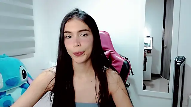 Snapshot of littleeva_ chatting on September 26, 12:47 am littleeva online show from September 26, 12:47 am