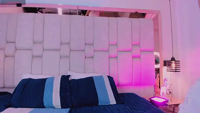 Snapshot of _GigiDoll_ chatting on September 20, 12:06 pm GigiDoll online show from September 20, 12:06 pm