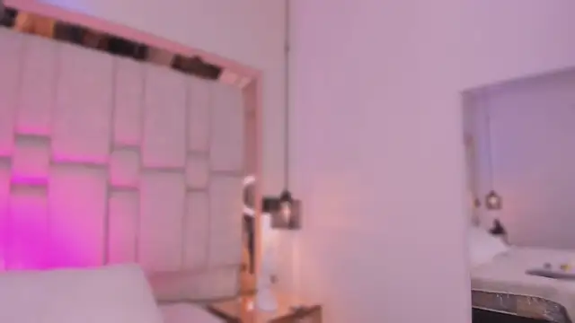 Snapshot of _GigiDoll_ chatting on September 23, 12:08 pm GigiDoll online show from September 23, 12:08 pm