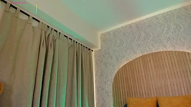 Snapshot of Sophiie_Belle chatting on September 14, 11:59 pm Sophiie Belle online show from September 14, 11:59 pm