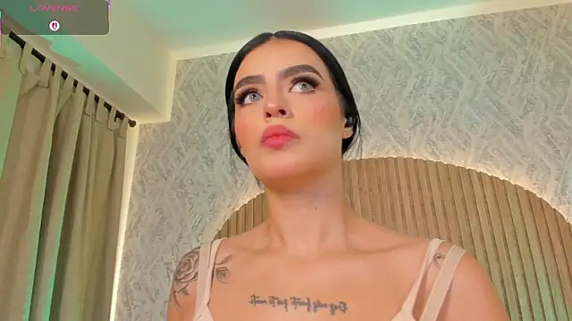 Snapshot of Sophiie_Belle chatting on September 15, 1:22 pm Sophiie Belle online show from September 15, 1:22 pm