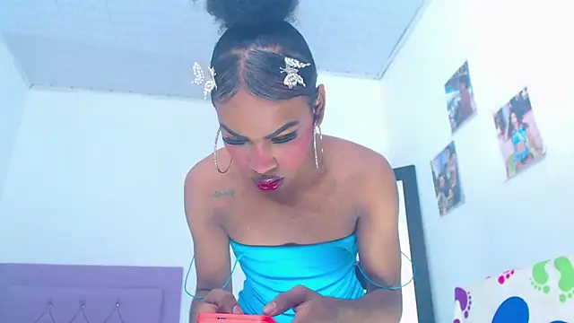 Snapshot of whitneytt chatting on October 18, 3:42 am whitneytt online show from October 18, 3:42 am