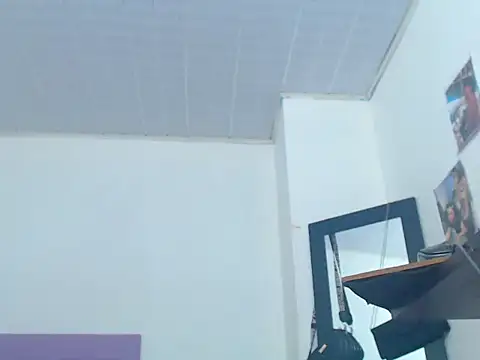 Snapshot of whitneytt chatting on November 7, 6:24 am whitneytt online show from November 7, 6:24 am