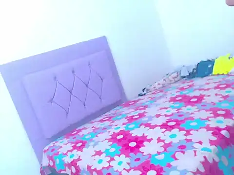 Snapshot of whitneytt chatting on November 28, 6:49 am whitneytt online show from November 28, 6:49 am