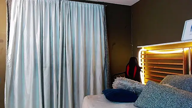 arnold taylor online show from November 12, 9:25 pm