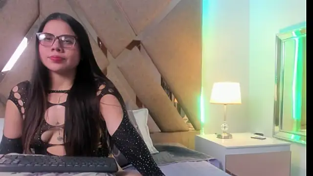 Cristalcute1 online show from September 19, 7:47 pm