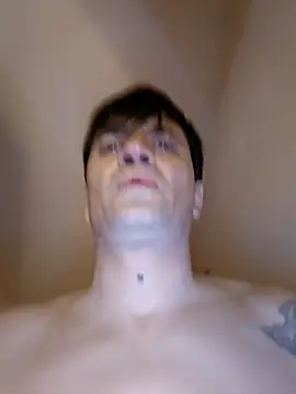 Snapshot of eu377@xh chatting on March 29, 2:44 am eu377xh online show from March 29, 2:44 am