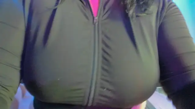 Snapshot of abbiecollins_js chatting on October 17, 5:10 am abbiecollins js online show from October 17, 5:10 am