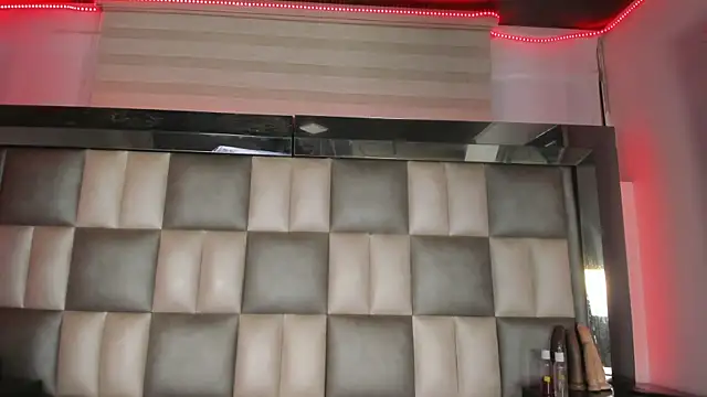 Snapshot of abbiecollins_js chatting on November 11, 3:28 am abbiecollins js online show from November 11, 3:28 am