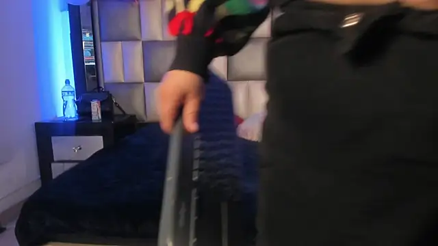 Snapshot of abbiecollins_js chatting on November 25, 3:39 am abbiecollins js online show from November 25, 3:39 am